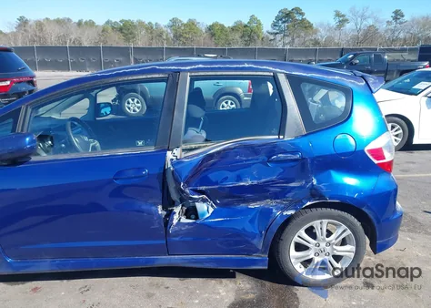 2010 Honda Fit Sport z USA, uszkodzony, nr VIN JHMGE8H47AC015695